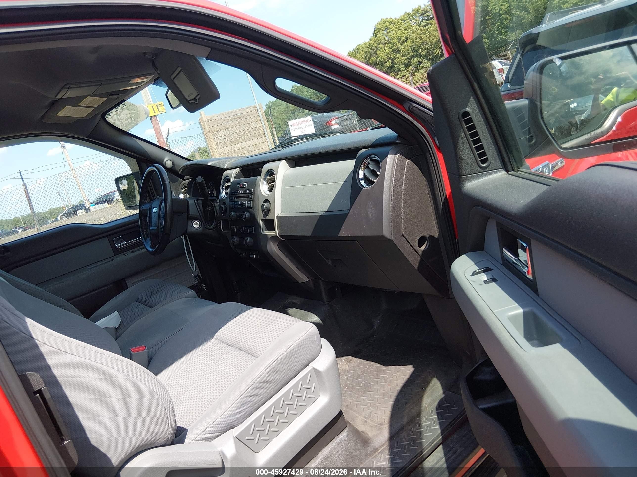 2012 Ford F-150 Xlt Red vin: 1FTFX1EF9CFC28413
