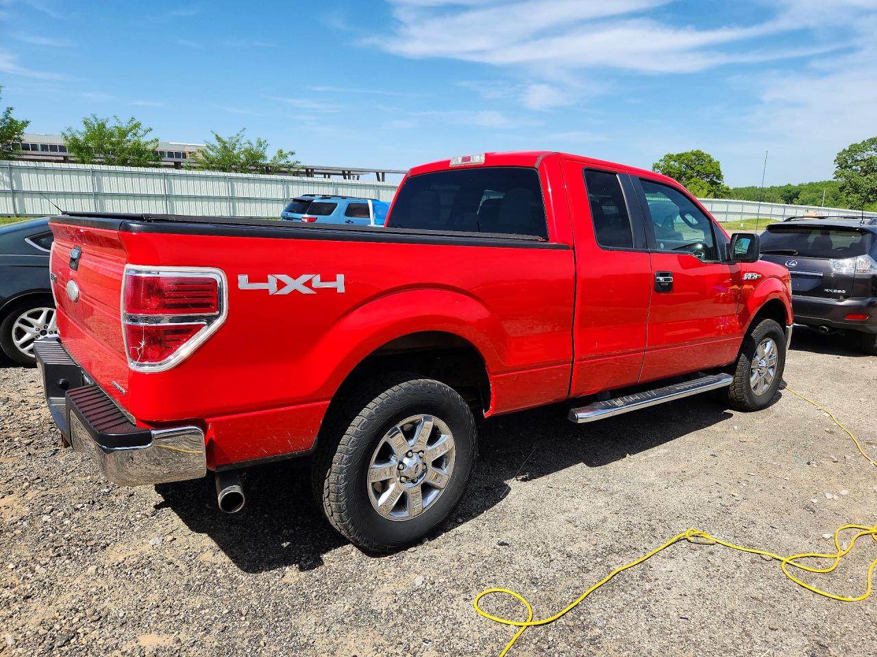 2013 Ford F150 Super Cab Red vin: 1FTFX1EF9DFA27824