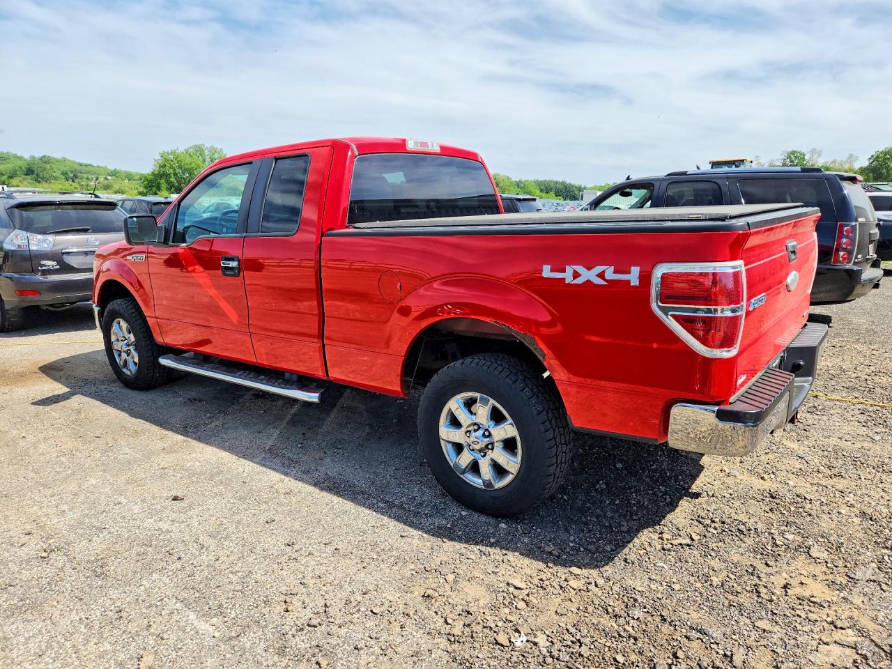 2013 Ford F150 Super Cab Red vin: 1FTFX1EF9DFA27824