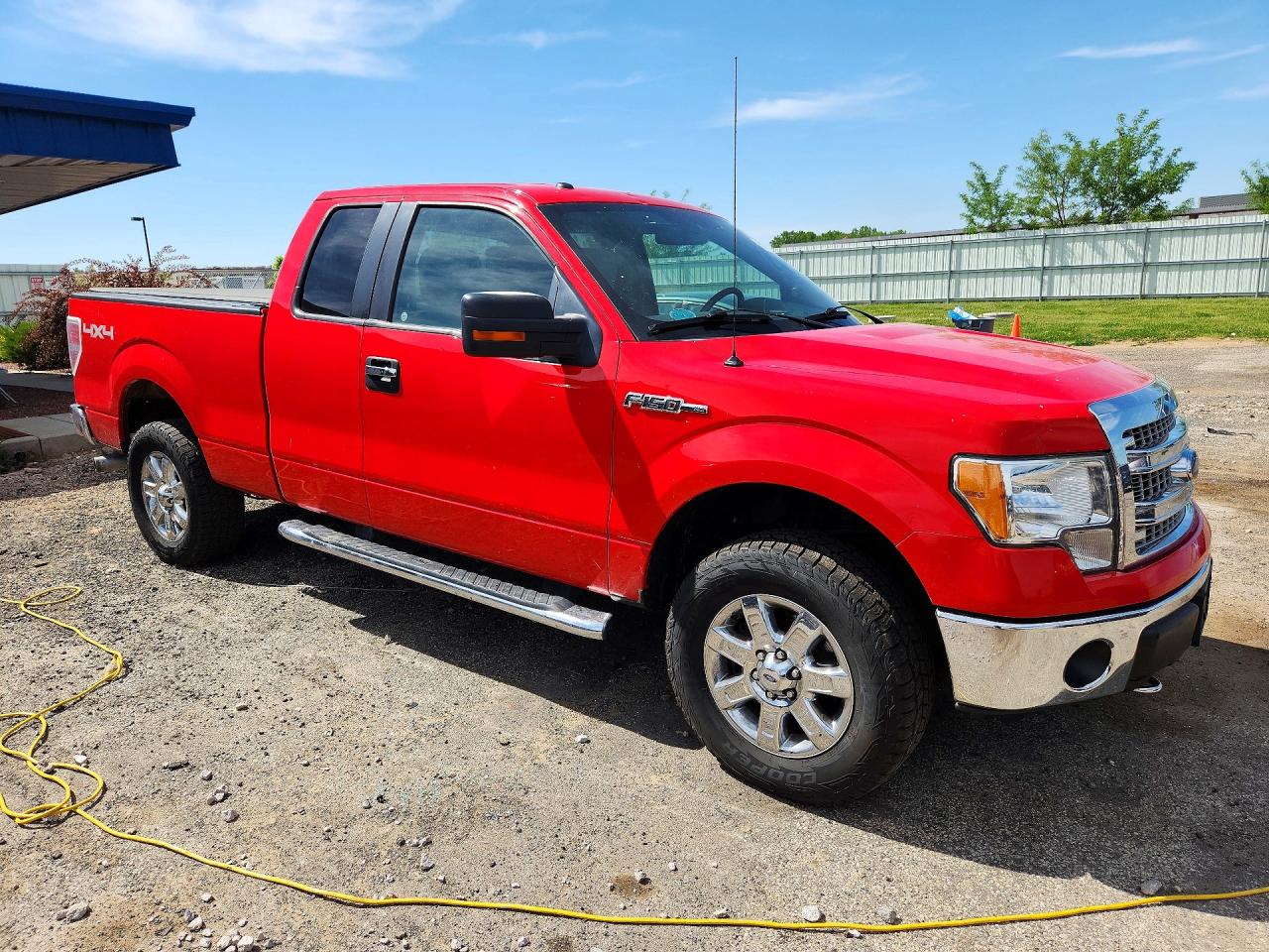 2013 Ford F150 Super Cab Red vin: 1FTFX1EF9DFA27824