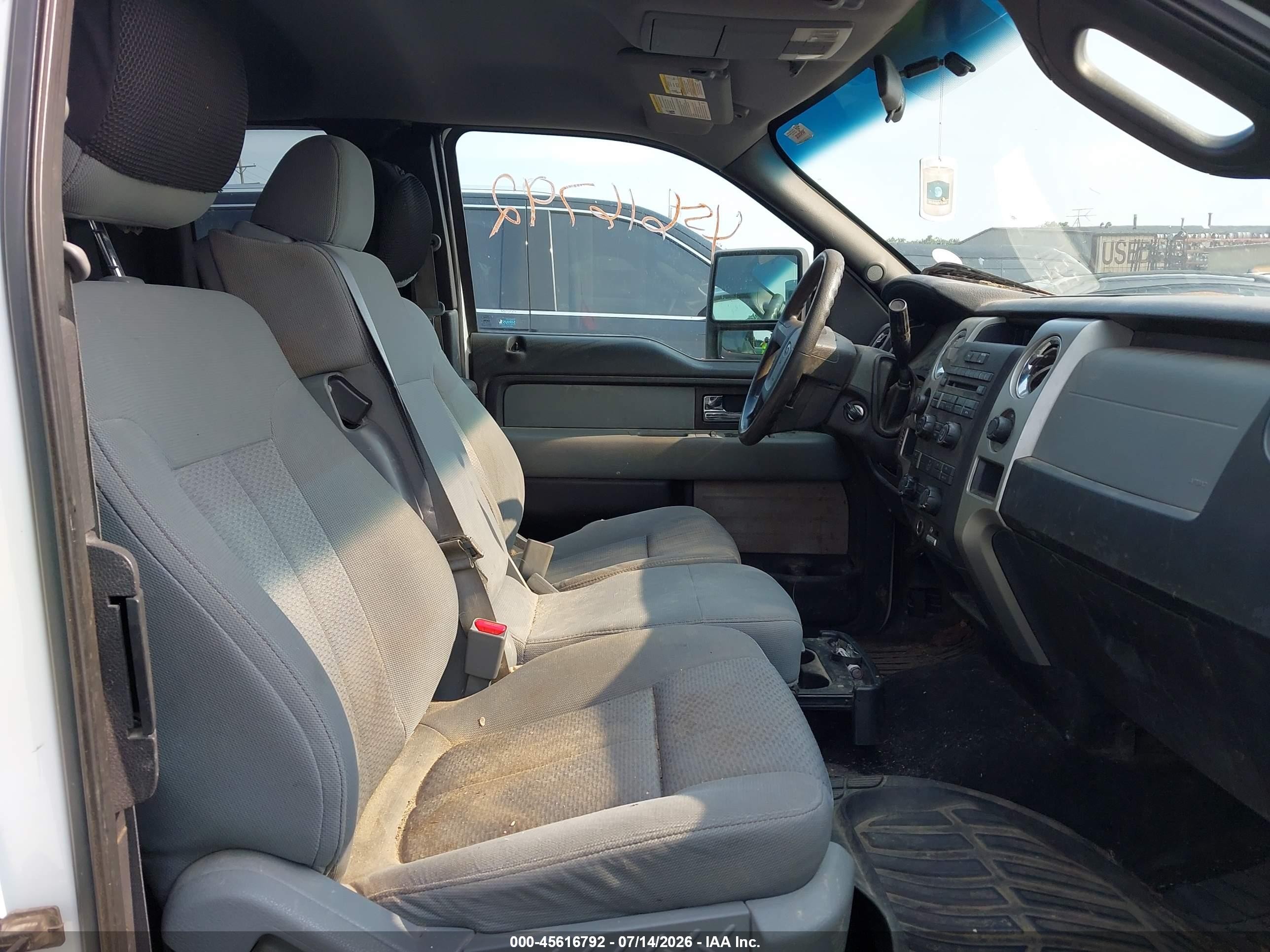 2013 Ford F-150 Xlt White vin: 1FTFX1EF9DFB12517