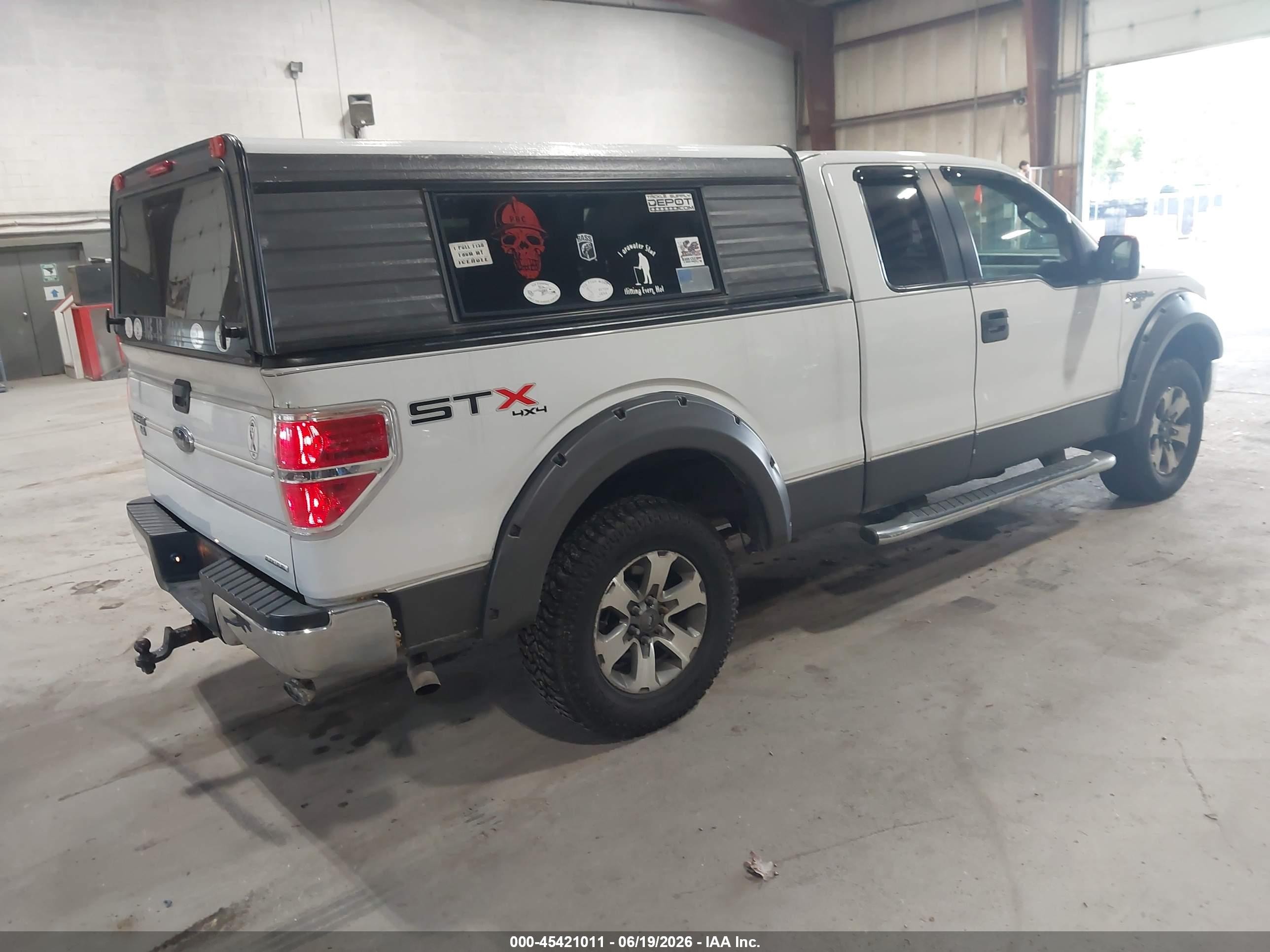 2013 Ford F-150   White vin: 1FTFX1EF9DFC38120