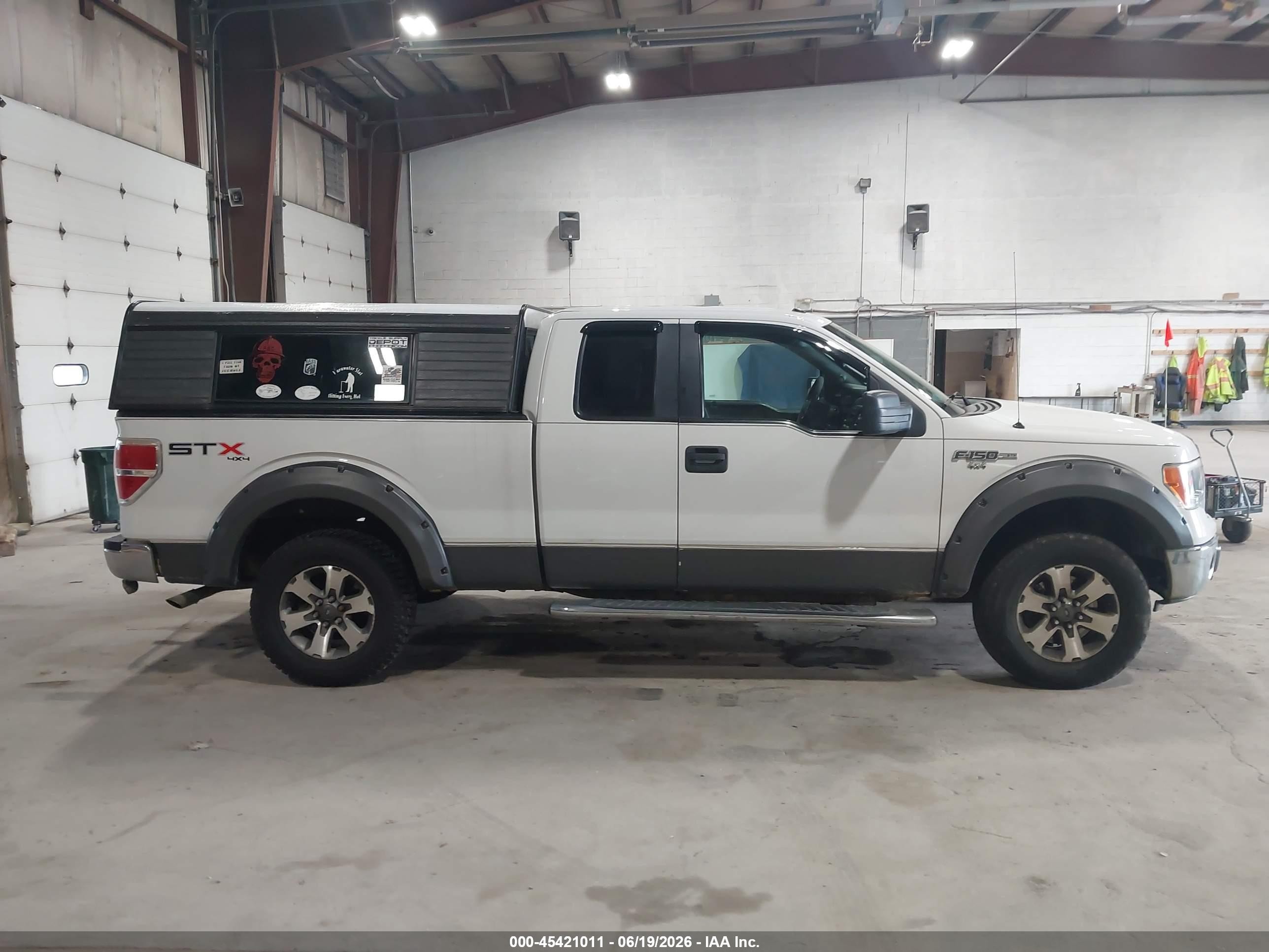 2013 Ford F-150   White vin: 1FTFX1EF9DFC38120