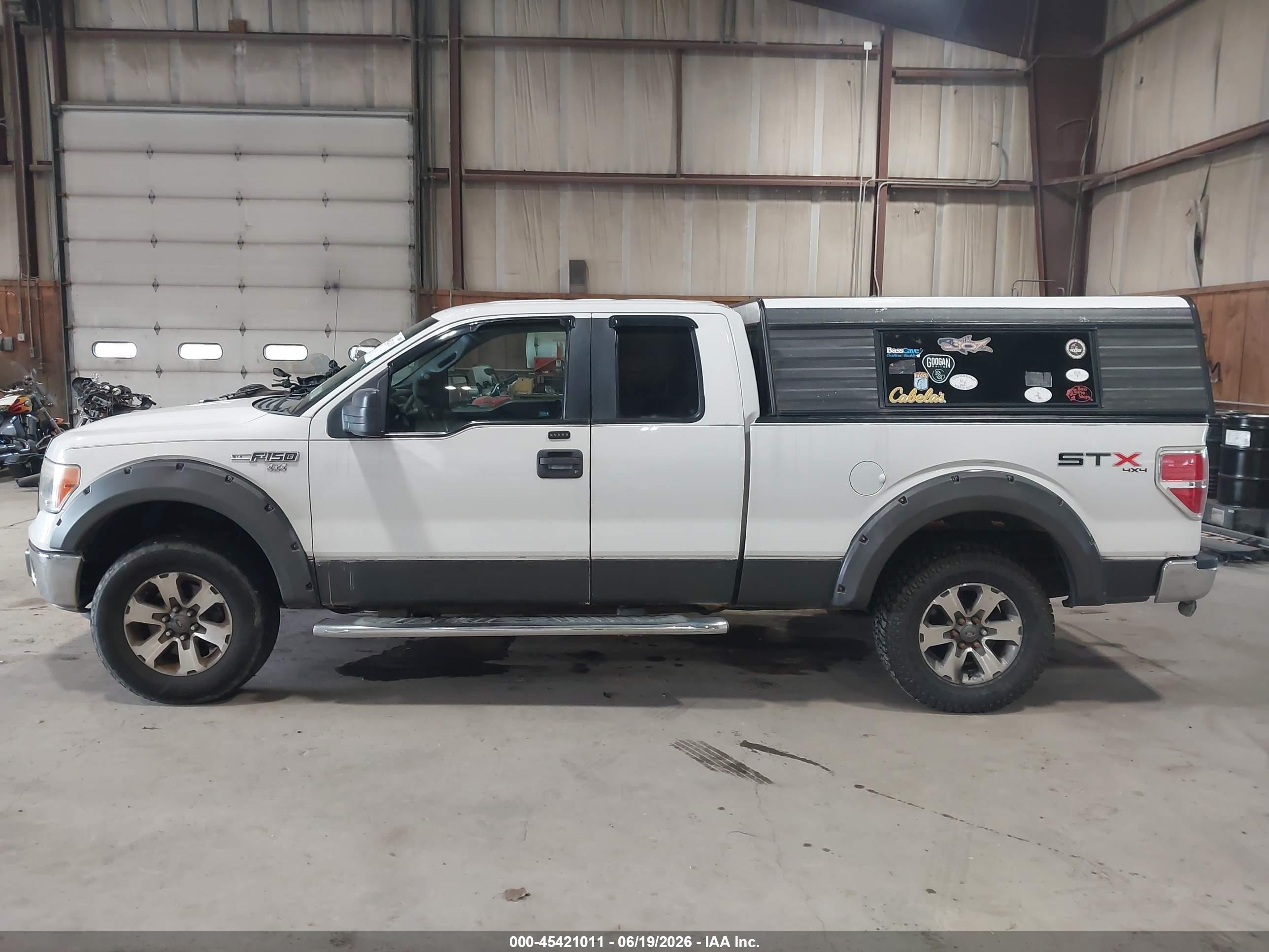 2013 Ford F-150   White vin: 1FTFX1EF9DFC38120