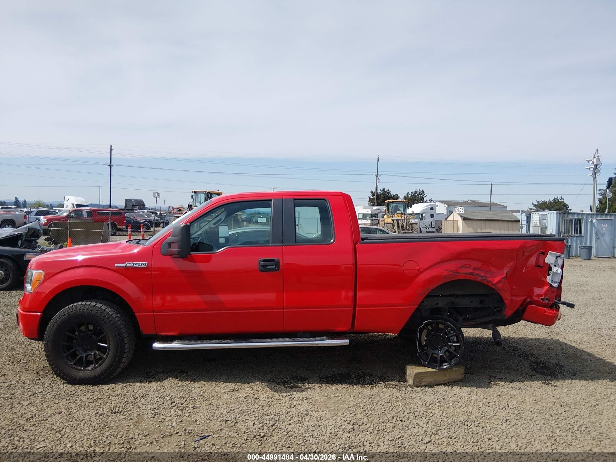 2013 Ford F-150 Stx Red vin: 1FTFX1EF9DFD56104