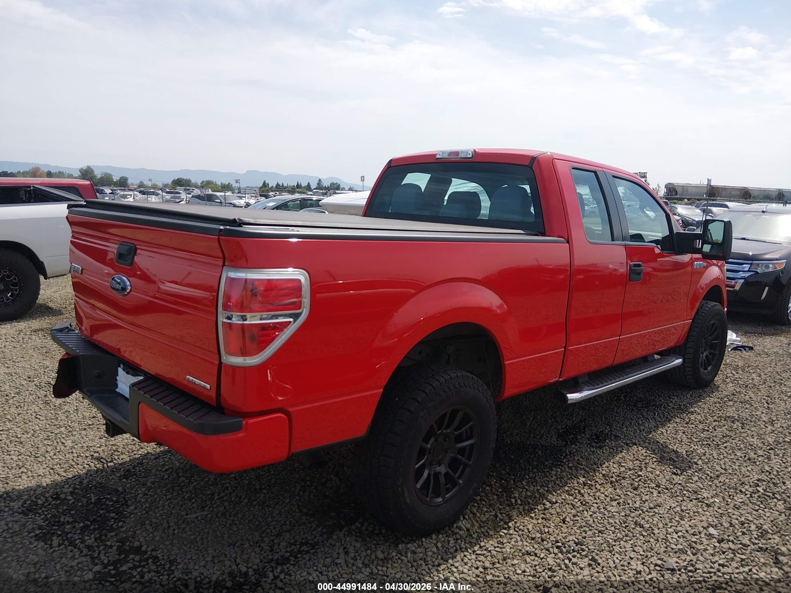 2013 Ford F-150 Stx Red vin: 1FTFX1EF9DFD56104