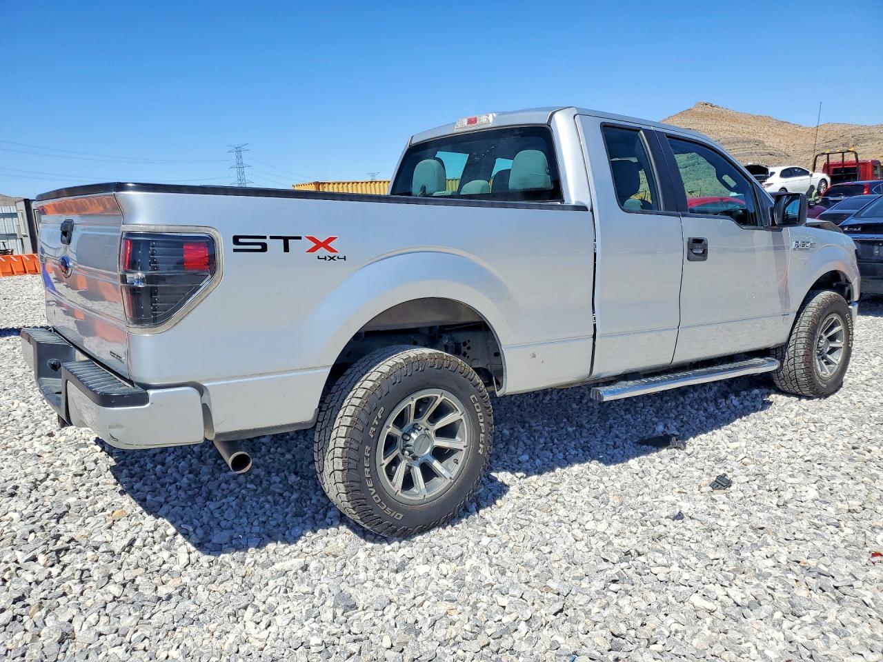 2013 Ford F150 Серебряный vin: 1FTFX1EF9DFD83271