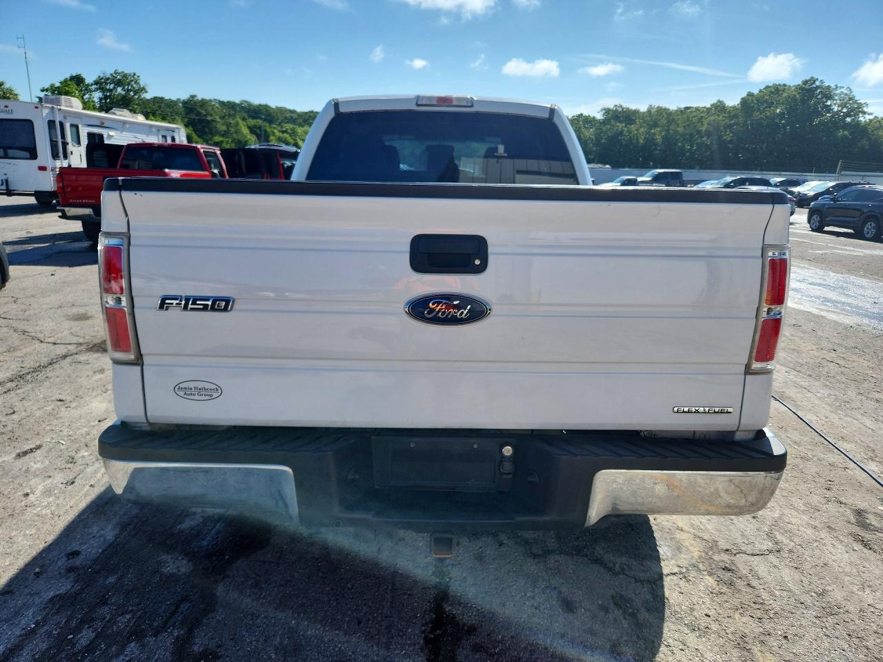 2013 Ford F150 Super Cab White vin: 1FTFX1EF9DKF67634