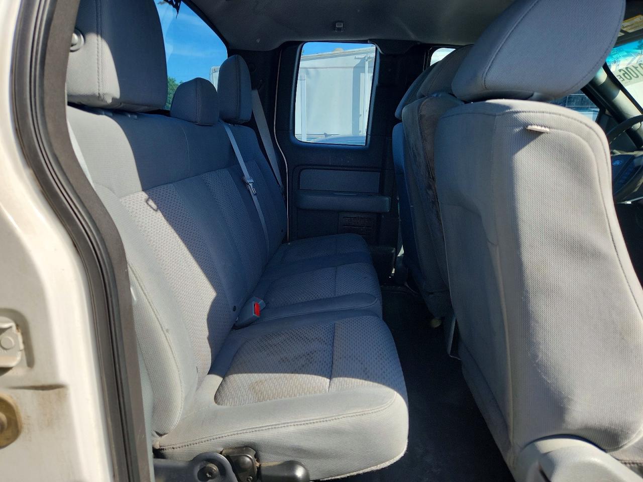 2013 Ford F150 Super Cab White vin: 1FTFX1EF9DKF67634