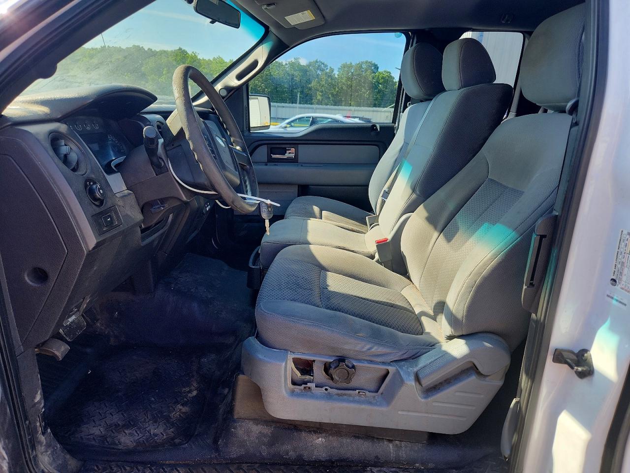 2013 Ford F150 Super Cab White vin: 1FTFX1EF9DKF67634