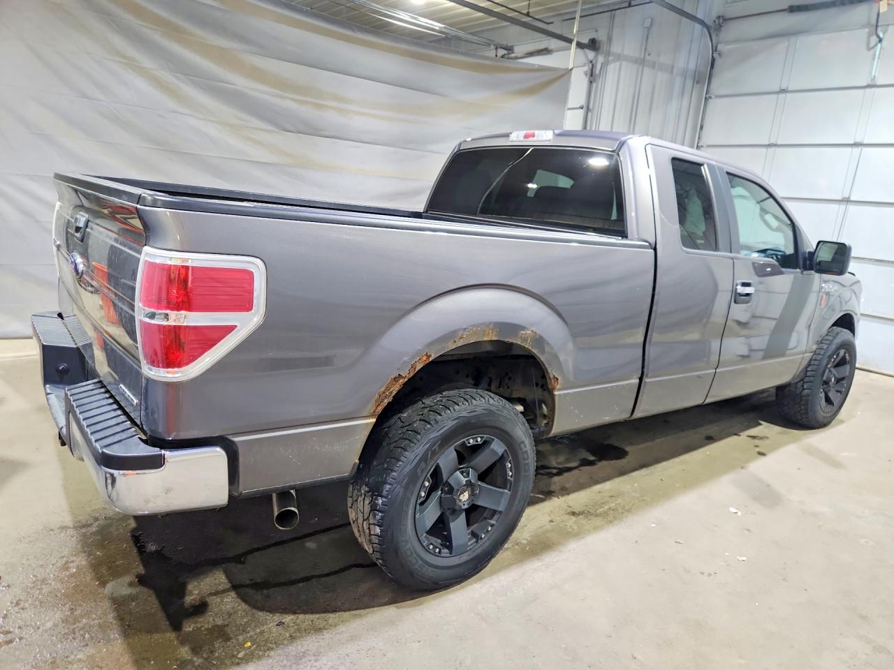 2014 Ford F150 Super Cab Gray vin: 1FTFX1EF9EFB04404