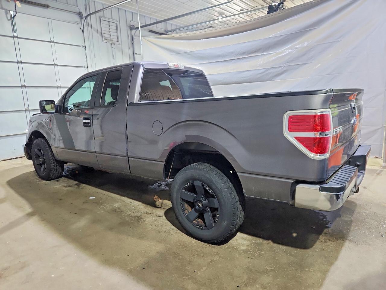 2014 Ford F150 Super Cab Gray vin: 1FTFX1EF9EFB04404