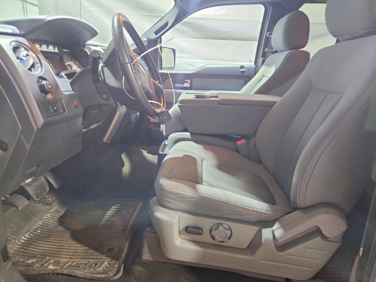 2014 Ford F150 Super Cab Gray vin: 1FTFX1EF9EFB04404