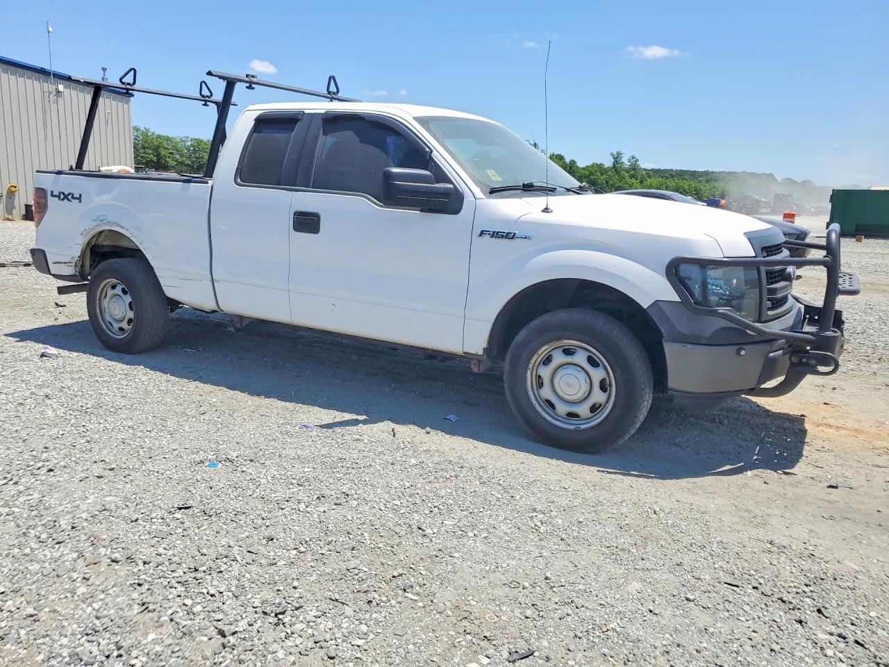 2014 Ford F150 Super Cab White vin: 1FTFX1EF9EKE70953