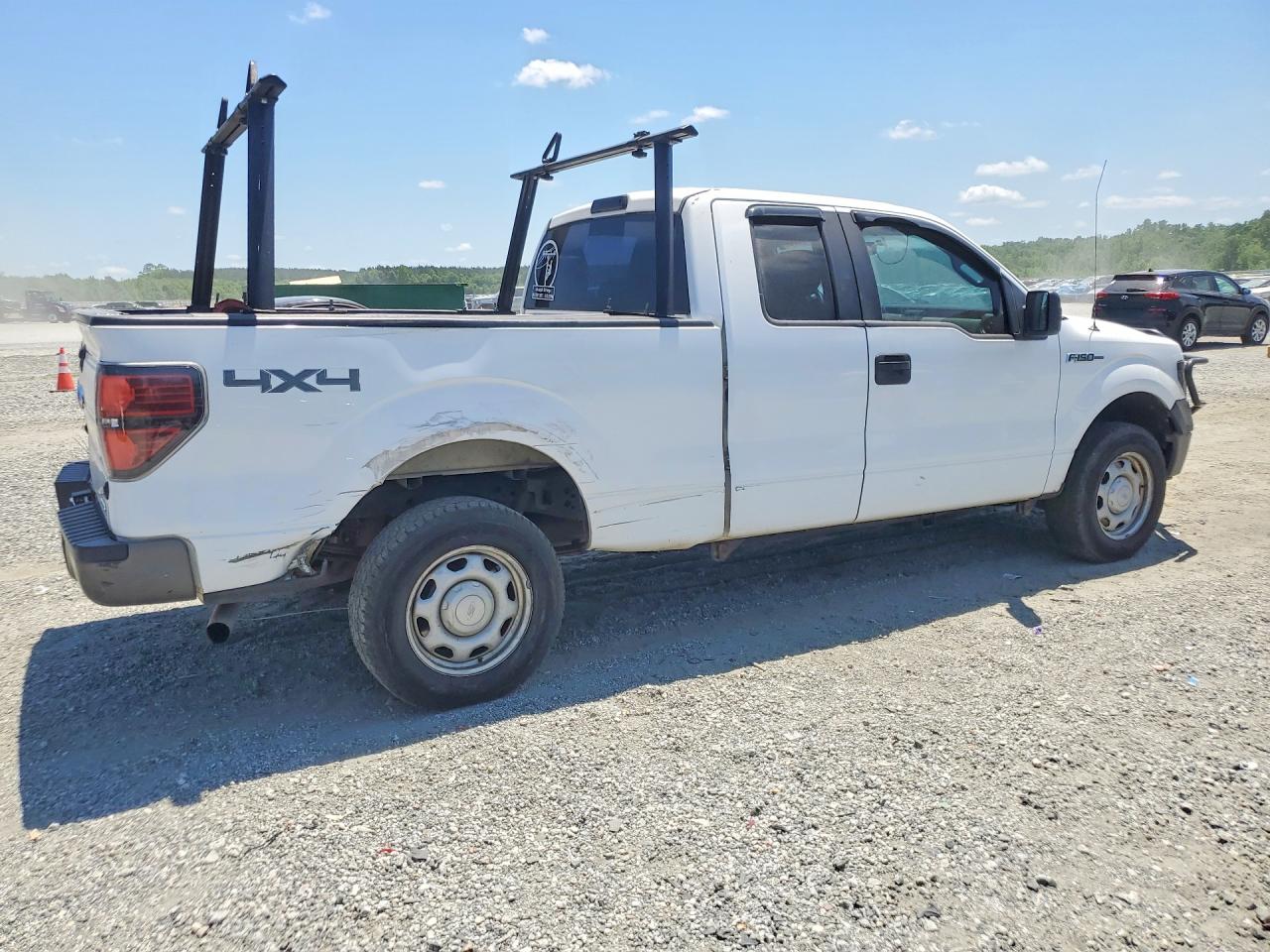 2014 Ford F150 Super Cab White vin: 1FTFX1EF9EKE70953