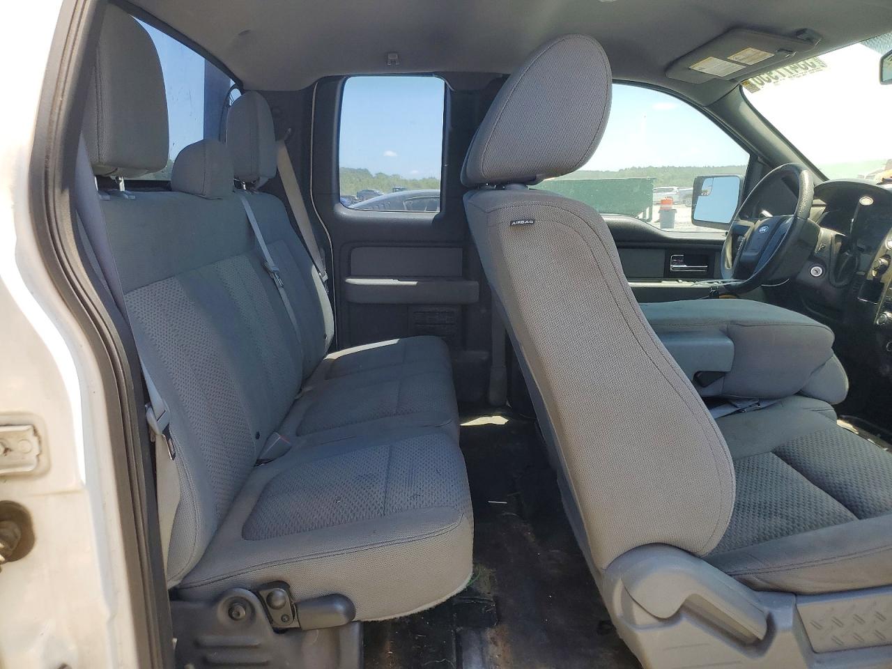 2014 Ford F150 Super Cab White vin: 1FTFX1EF9EKE70953