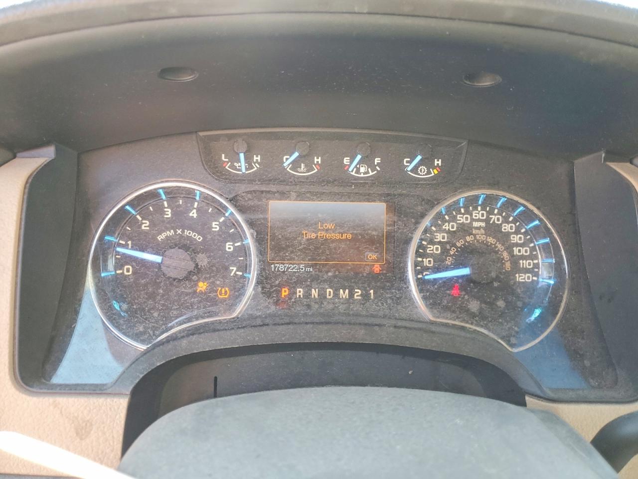 2011 Ford F150 Super Cab Black vin: 1FTFX1EFXBFC30847