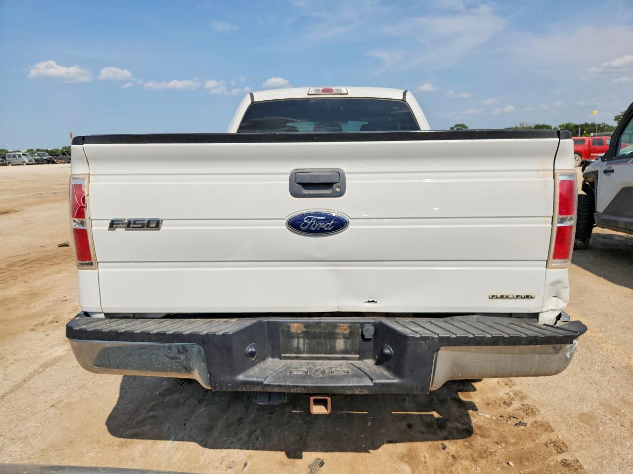 2011 Ford F150 Super Cab Белый vin: 1FTFX1EFXBFC52542