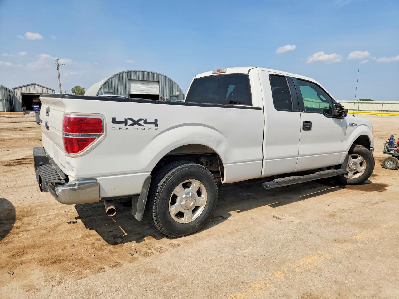 2011 Ford F150 Super Cab Белый vin: 1FTFX1EFXBFC52542