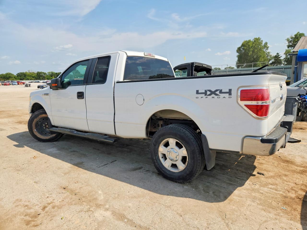 2011 Ford F150 Super Cab Белый vin: 1FTFX1EFXBFC52542