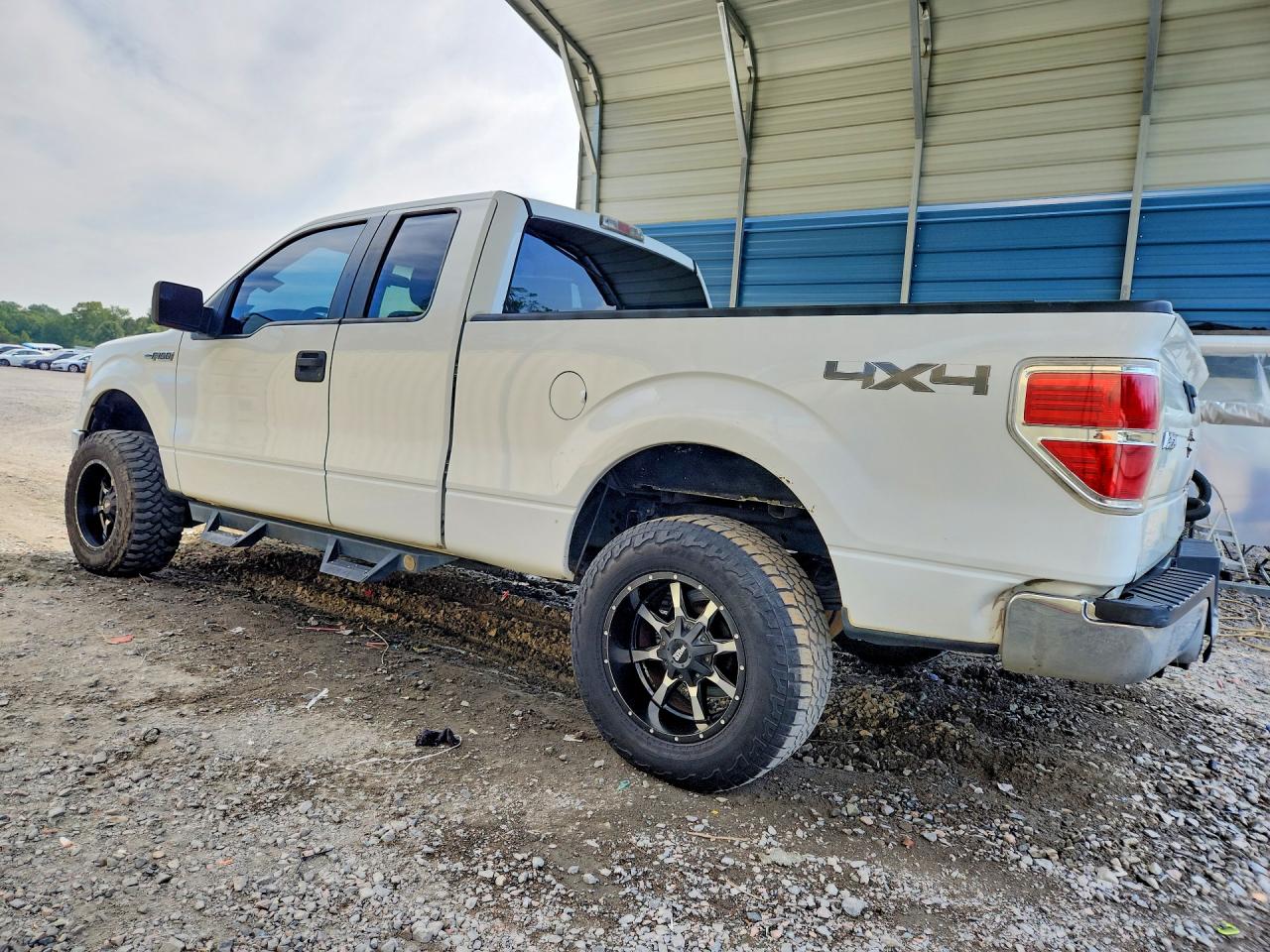 2011 Ford F150 Super Cab White vin: 1FTFX1EFXBKE19490