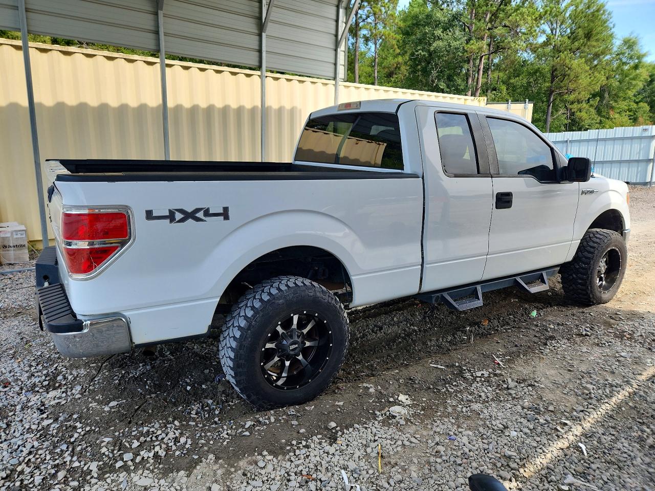 2011 Ford F150 Super Cab White vin: 1FTFX1EFXBKE19490