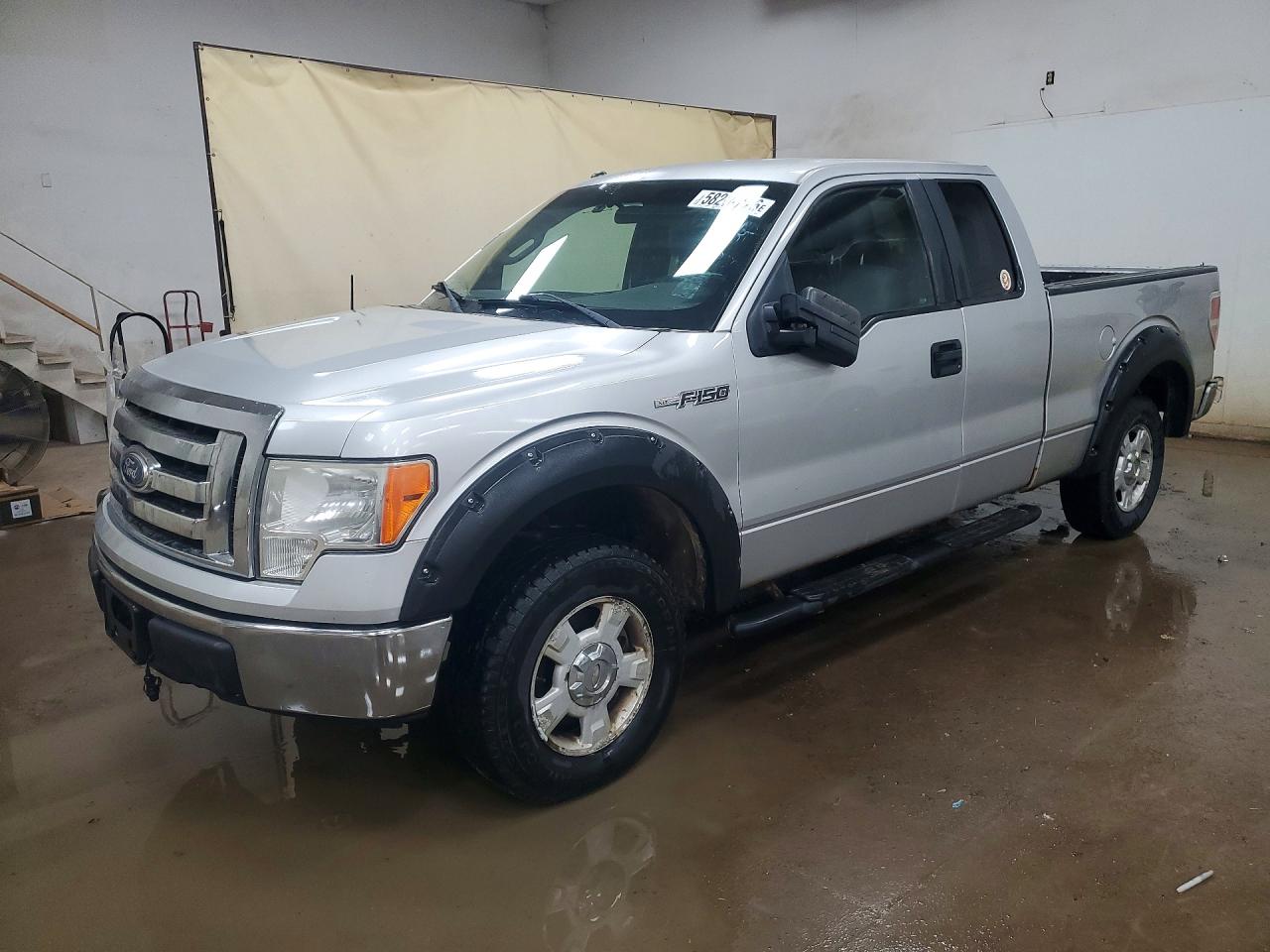 2012 Ford F150 Super Cab Silver vin: 1FTFX1EFXCFA06396