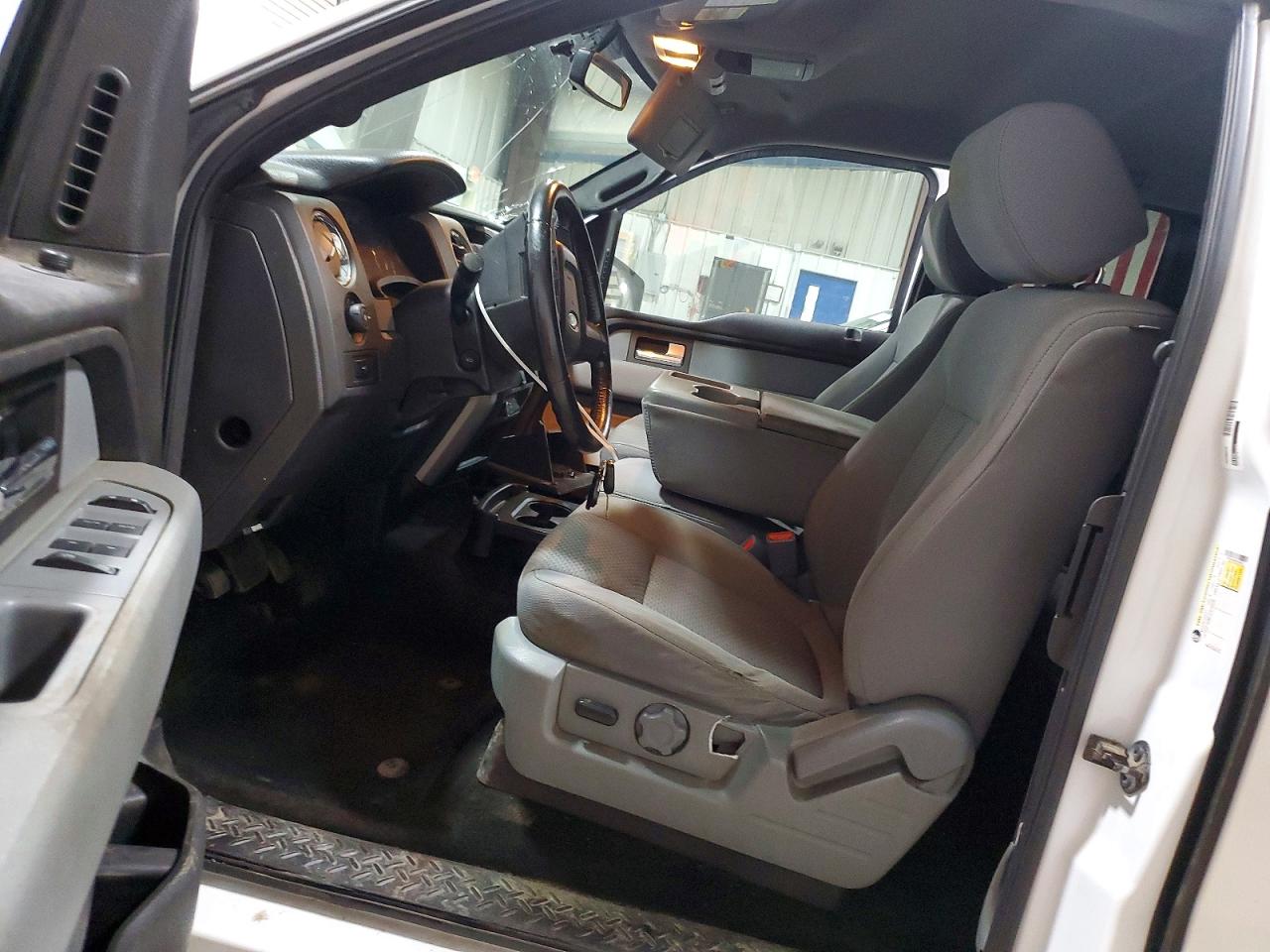 2012 Ford F150 Super Cab White vin: 1FTFX1EFXCFA18919