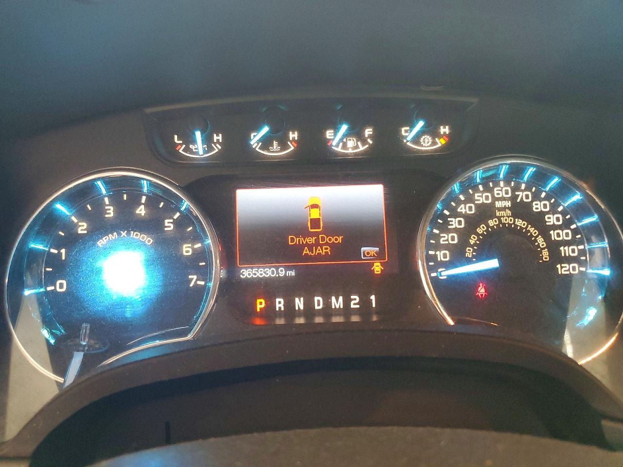 2012 Ford F150 Super Cab White vin: 1FTFX1EFXCFA18919