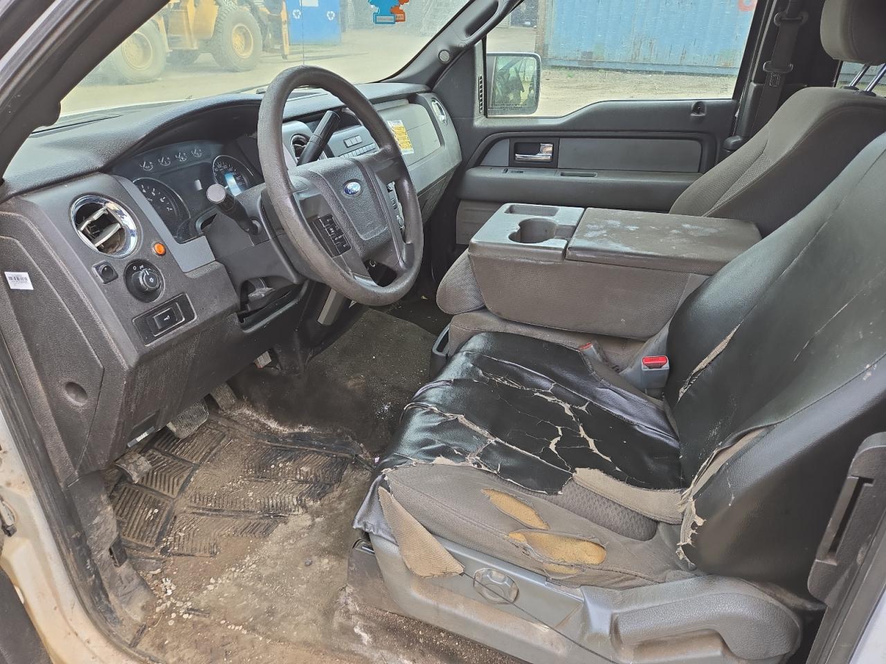 2012 Ford F150 Super Cab Белый vin: 1FTFX1EFXCFB75771 Damage: Left Front Seat, Torn, > 12 Inches