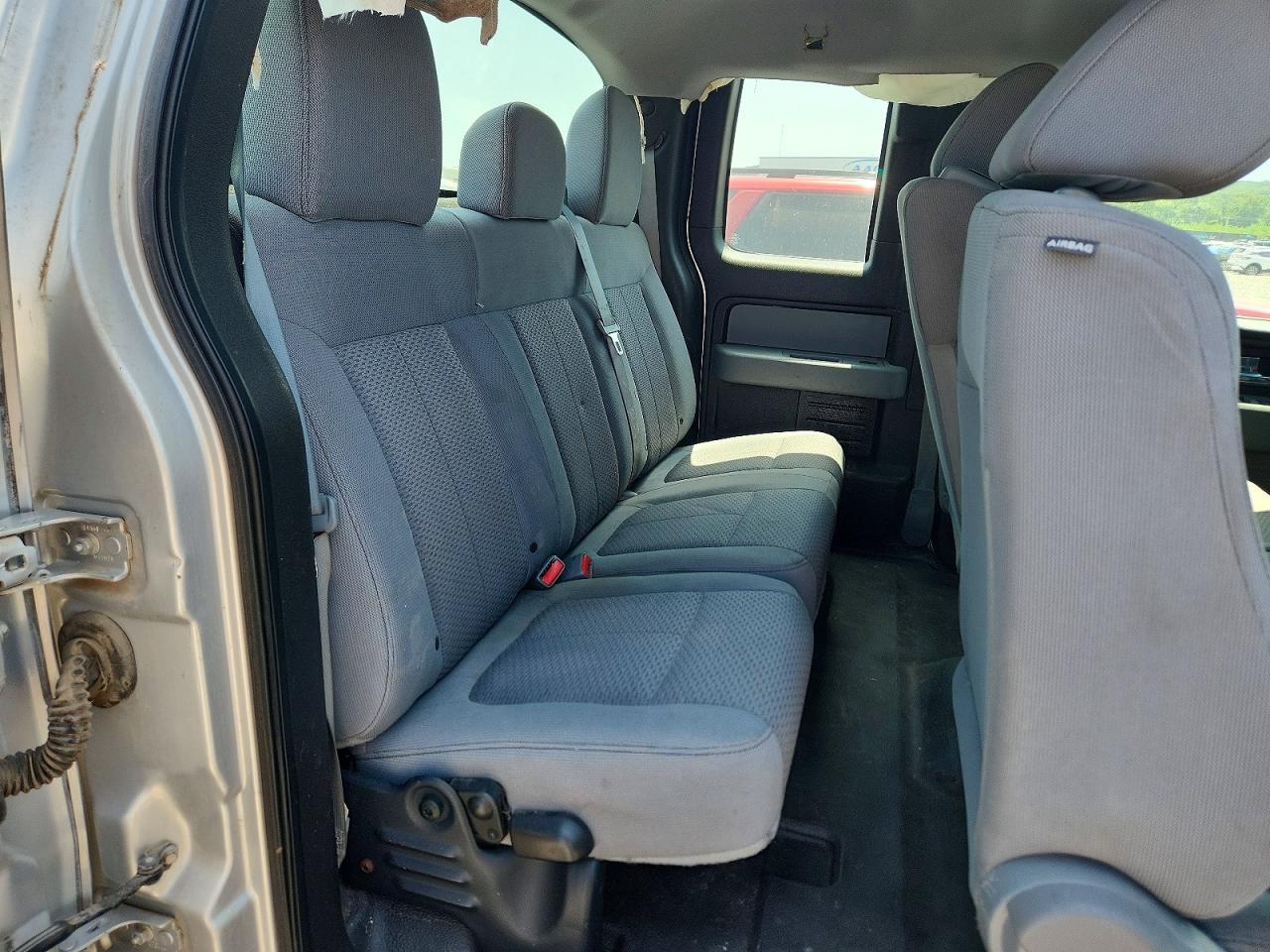 2012 Ford F150 Super Cab Silver vin: 1FTFX1EFXCFC22328