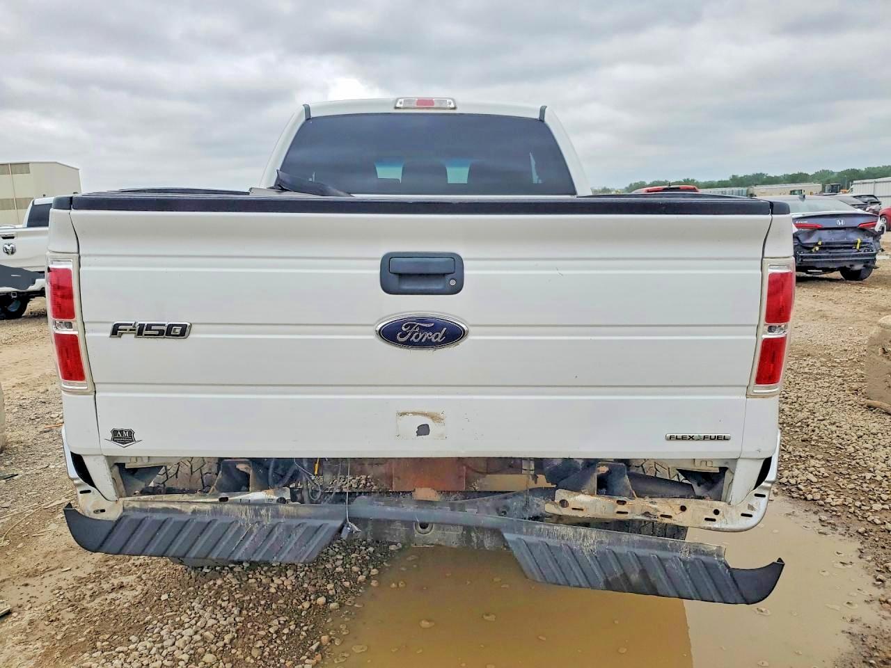 2012 Ford F150 Super Cab White vin: 1FTFX1EFXCFC41073