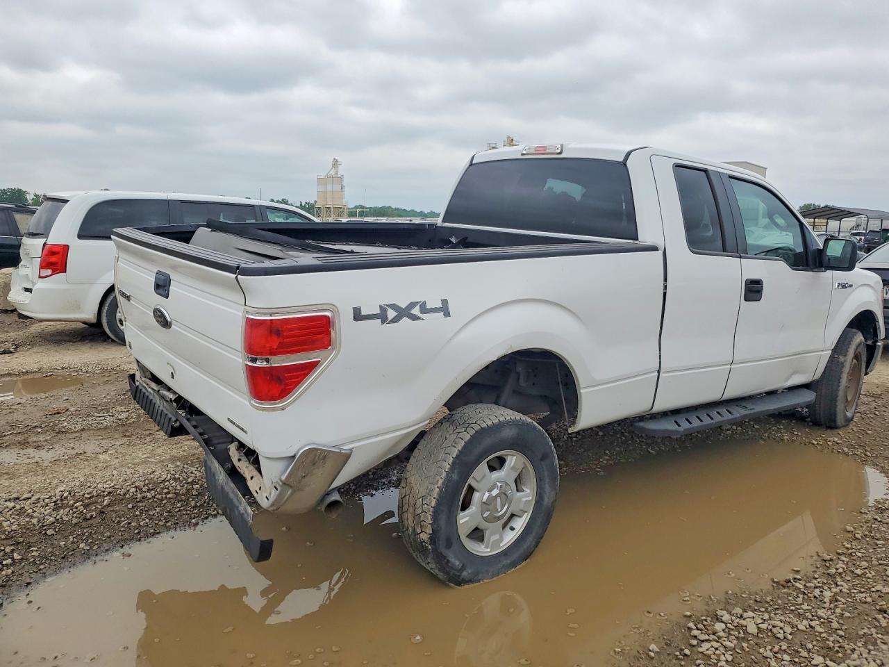 2012 Ford F150 Super Cab White vin: 1FTFX1EFXCFC41073