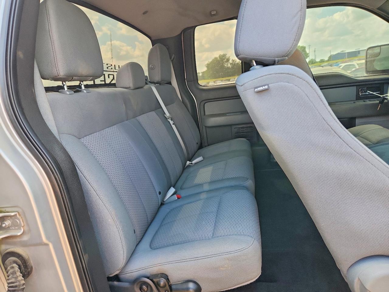 2013 Ford F150 Super Cab Silver vin: 1FTFX1EFXDFD03833