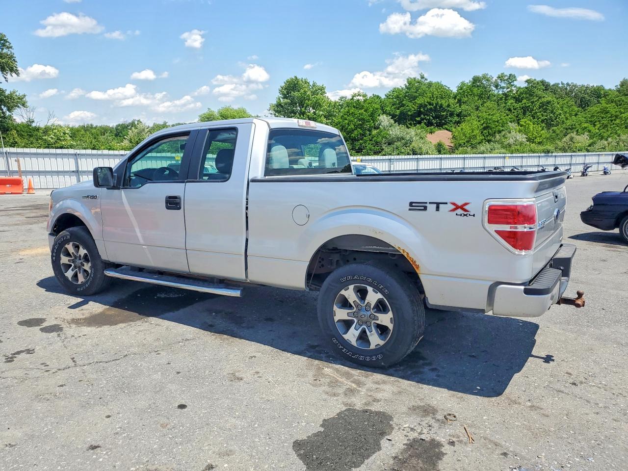 2013 Ford F150 Super Cab Silver vin: 1FTFX1EFXDFD77723