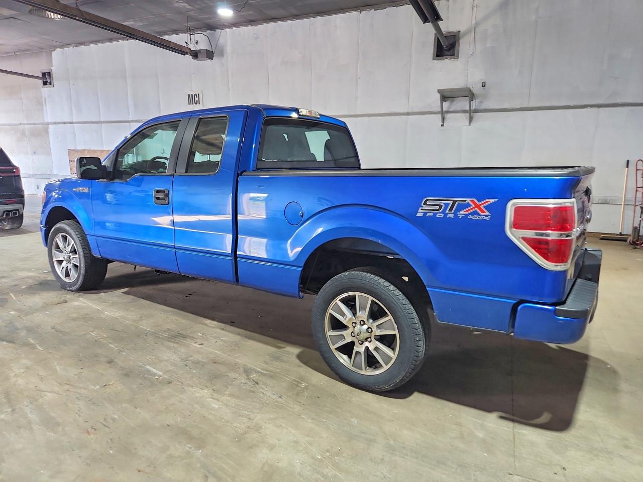 2014 Ford F150 Super Cab Blue vin: 1FTFX1EFXEFC68048