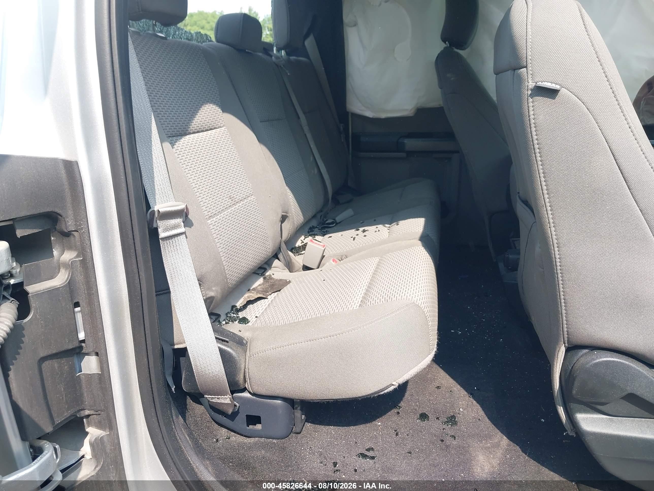 2018 Ford F-150 Xlt Silver vin: 1FTFX1EG3JFA53565