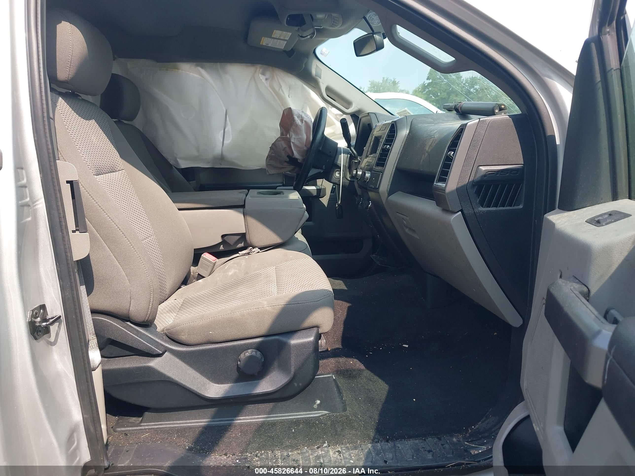 2018 Ford F-150 Xlt Silver vin: 1FTFX1EG3JFA53565