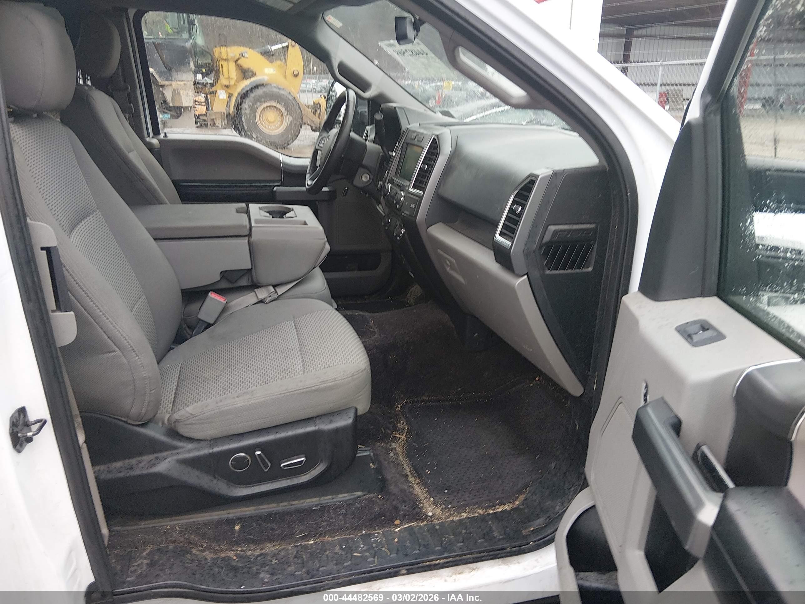 2015 Ford F-150 Xlt White vin: 1FTFX1EG6FKF13901
