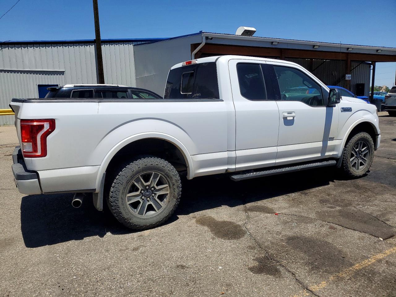 2016 Ford F150 Super Cab White vin: 1FTFX1EG6GKF68446