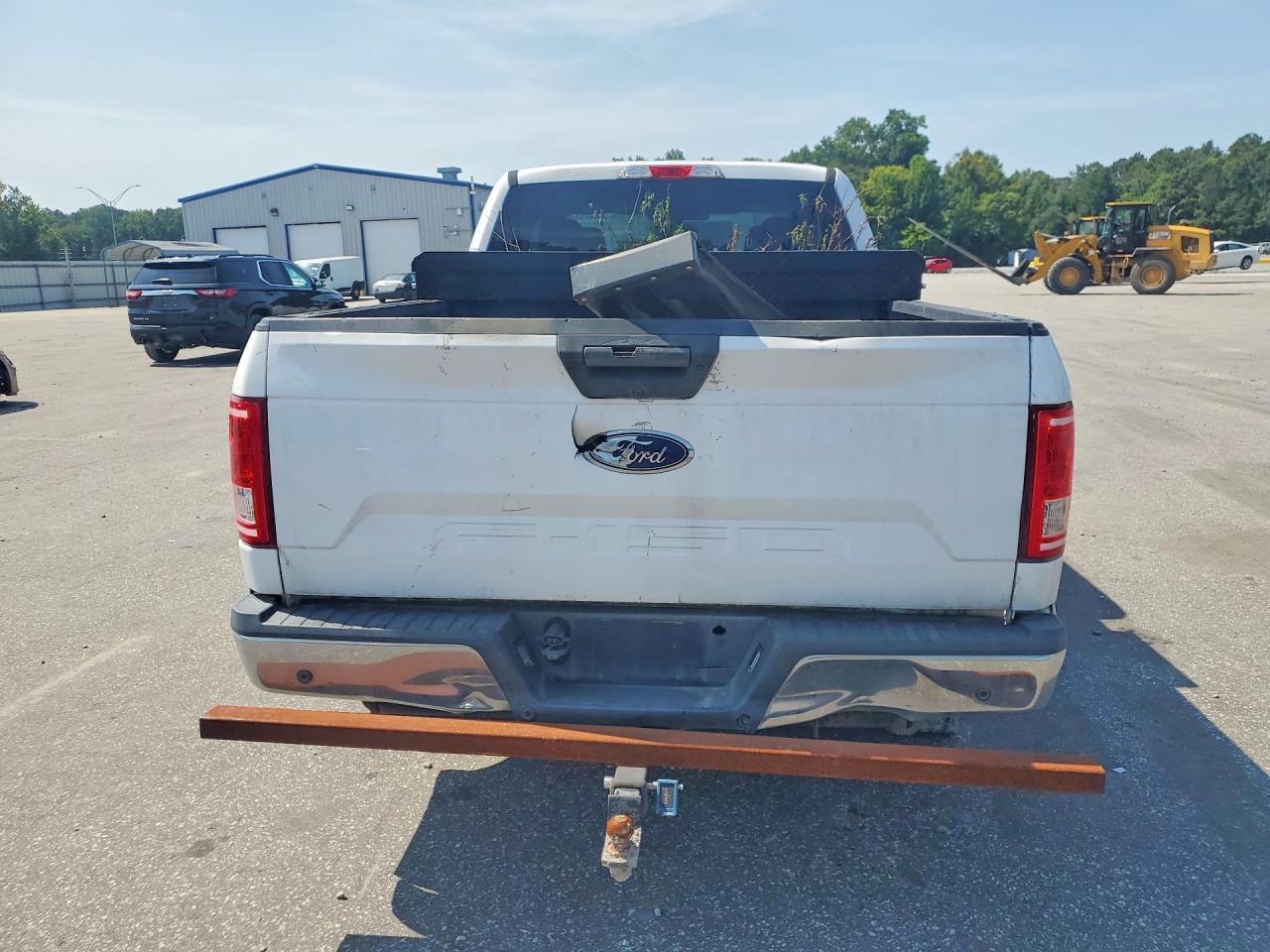 2015 Ford F150 Super Cab White vin: 1FTFX1EGXFKE89540