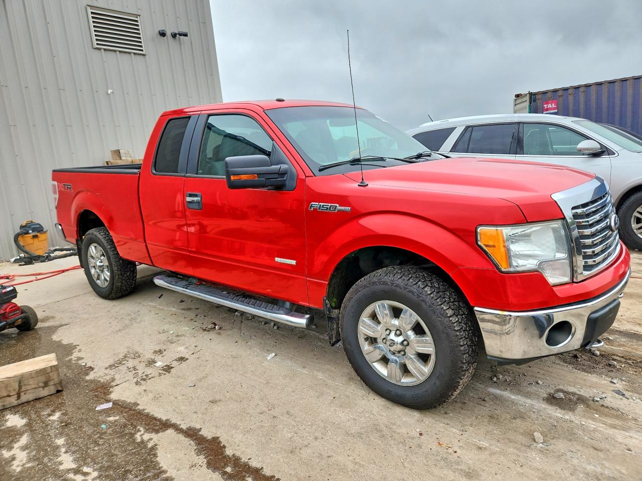 2011 Ford F150 Super Cab Red vin: 1FTFX1ET0BFA97358
