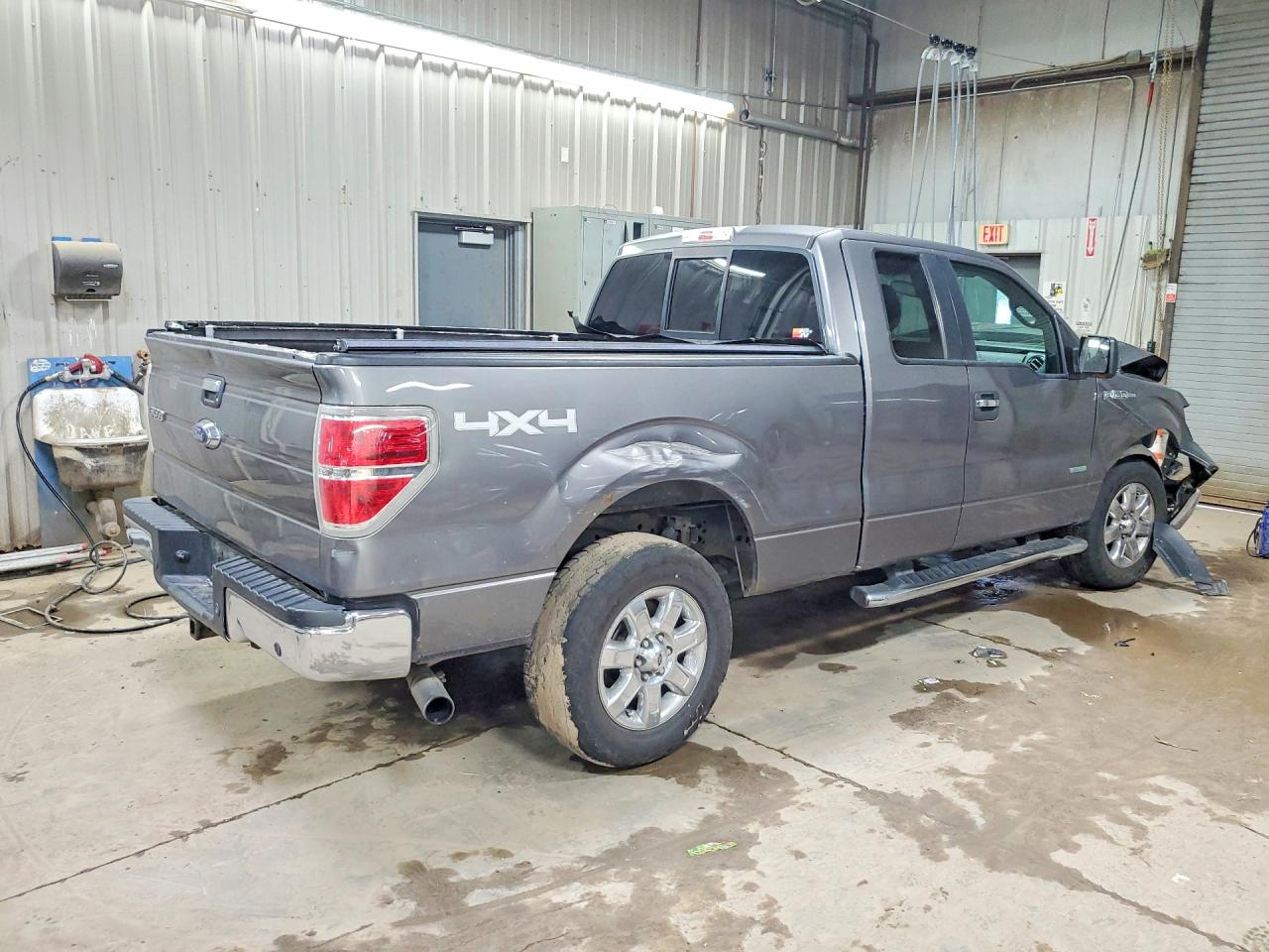 2013 Ford F150 Super Cab Gray vin: 1FTFX1ET0DFB43709