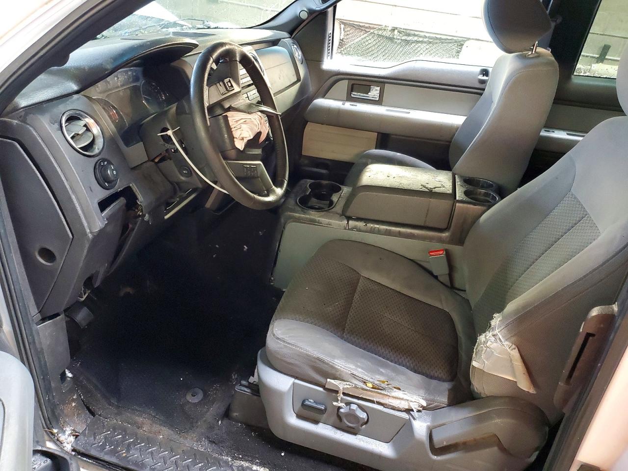 2012 Ford F150 Super Cab White vin: 1FTFX1ET1CFA37395