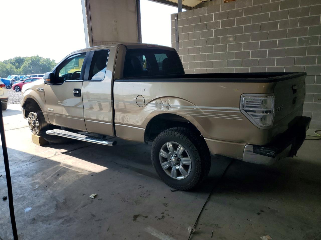 2012 Ford F150 Super Cab Золотой vin: 1FTFX1ET1CFA56190