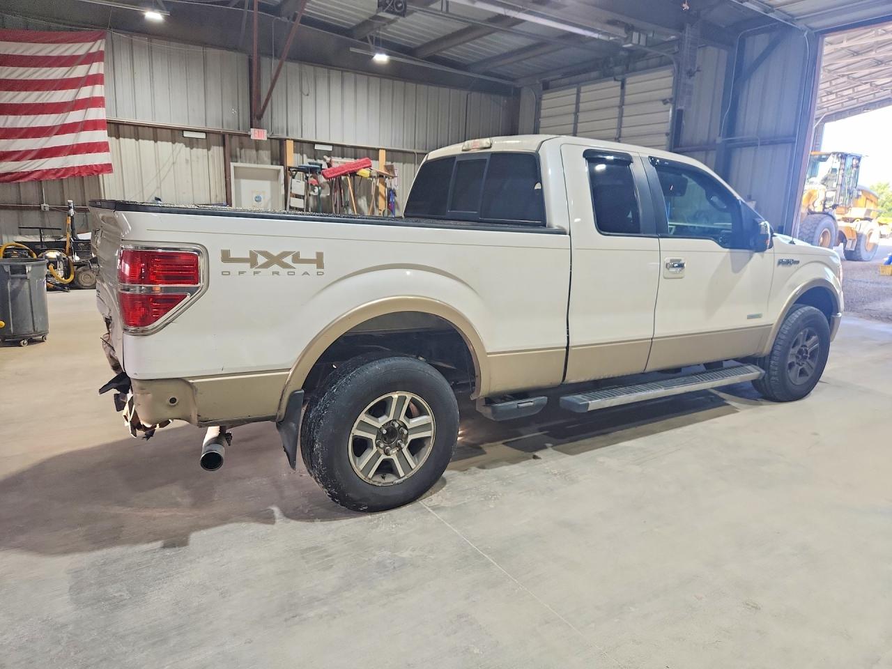 2012 Ford F150 Super Cab White vin: 1FTFX1ET1CFB00687