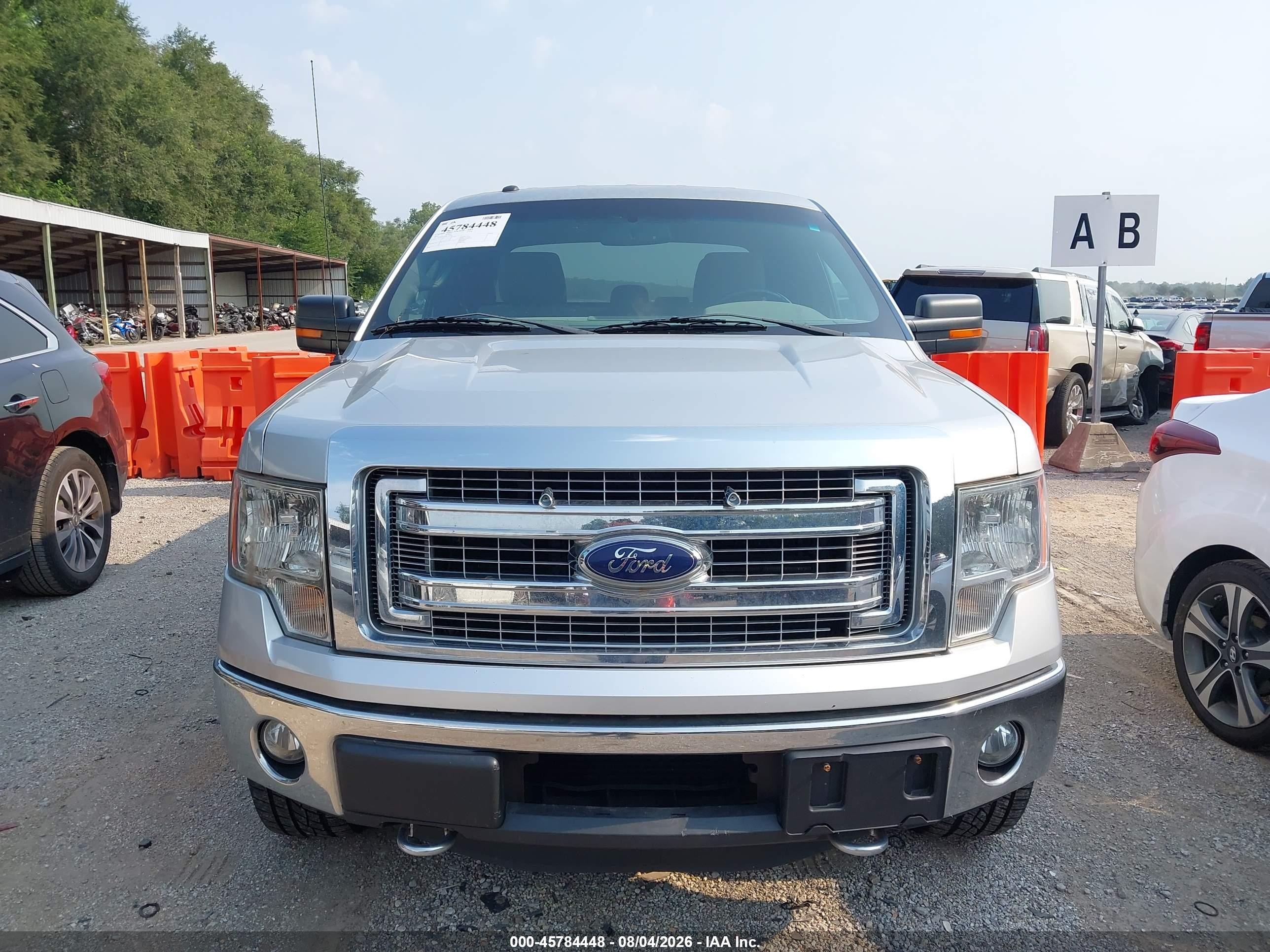 2013 Ford F150 Super Cab Серебряный vin: 1FTFX1ET1DFC80190