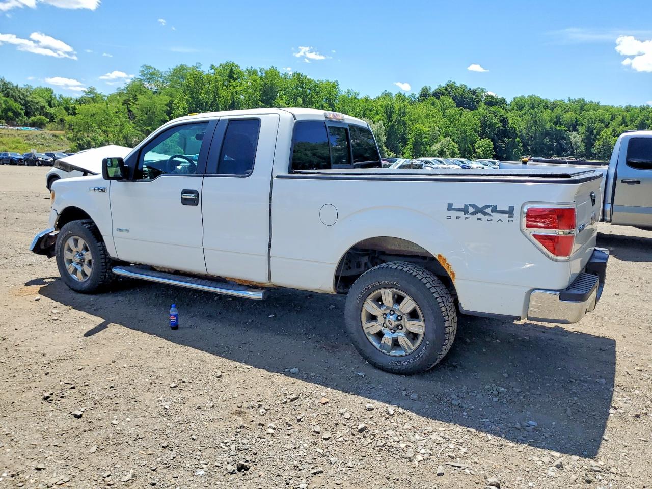 2011 Ford F150 Super Cab White vin: 1FTFX1ET2BFB87403