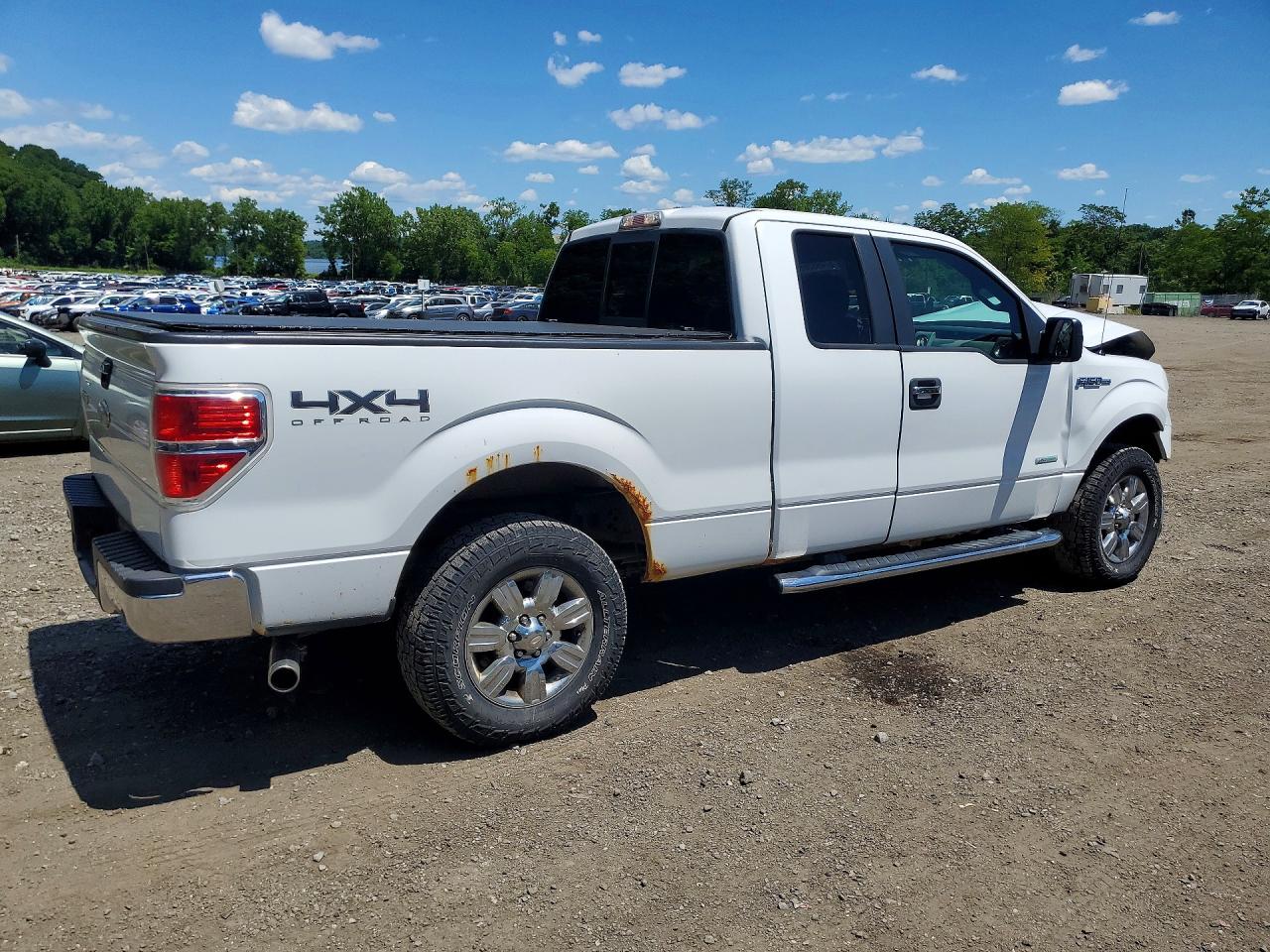 2011 Ford F150 Super Cab White vin: 1FTFX1ET2BFB87403