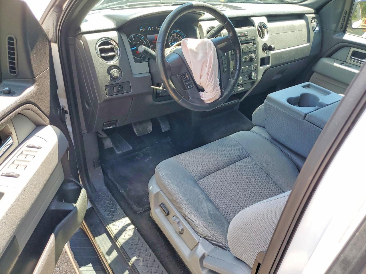 2011 Ford F150 Super Cab White vin: 1FTFX1ET2BFB87403